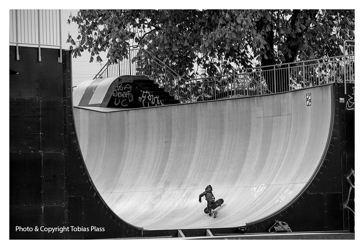 little kid in the vertramp photo tobias plass